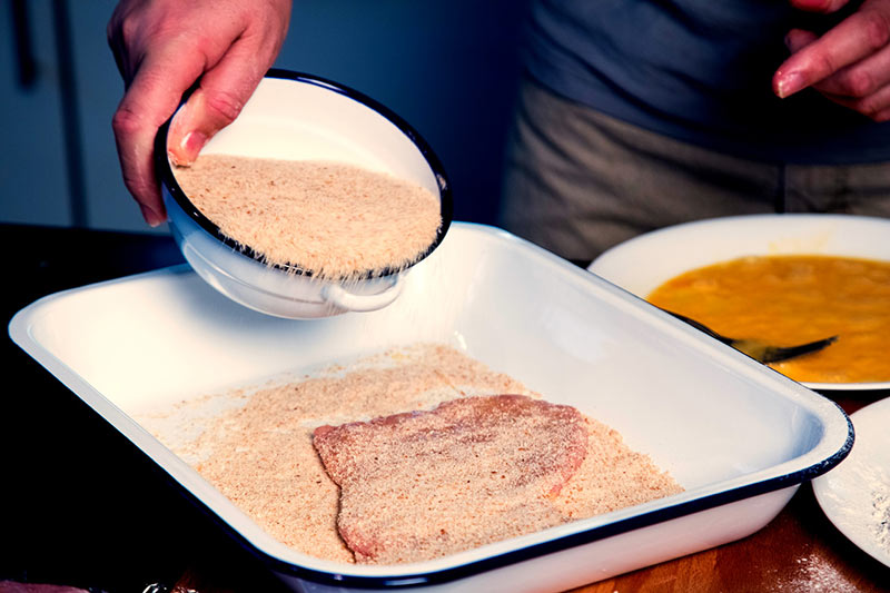 How-to-make-schnitzel-as-the-Germans-do