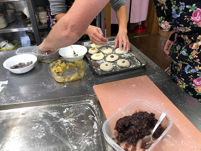 making oyaki in japan